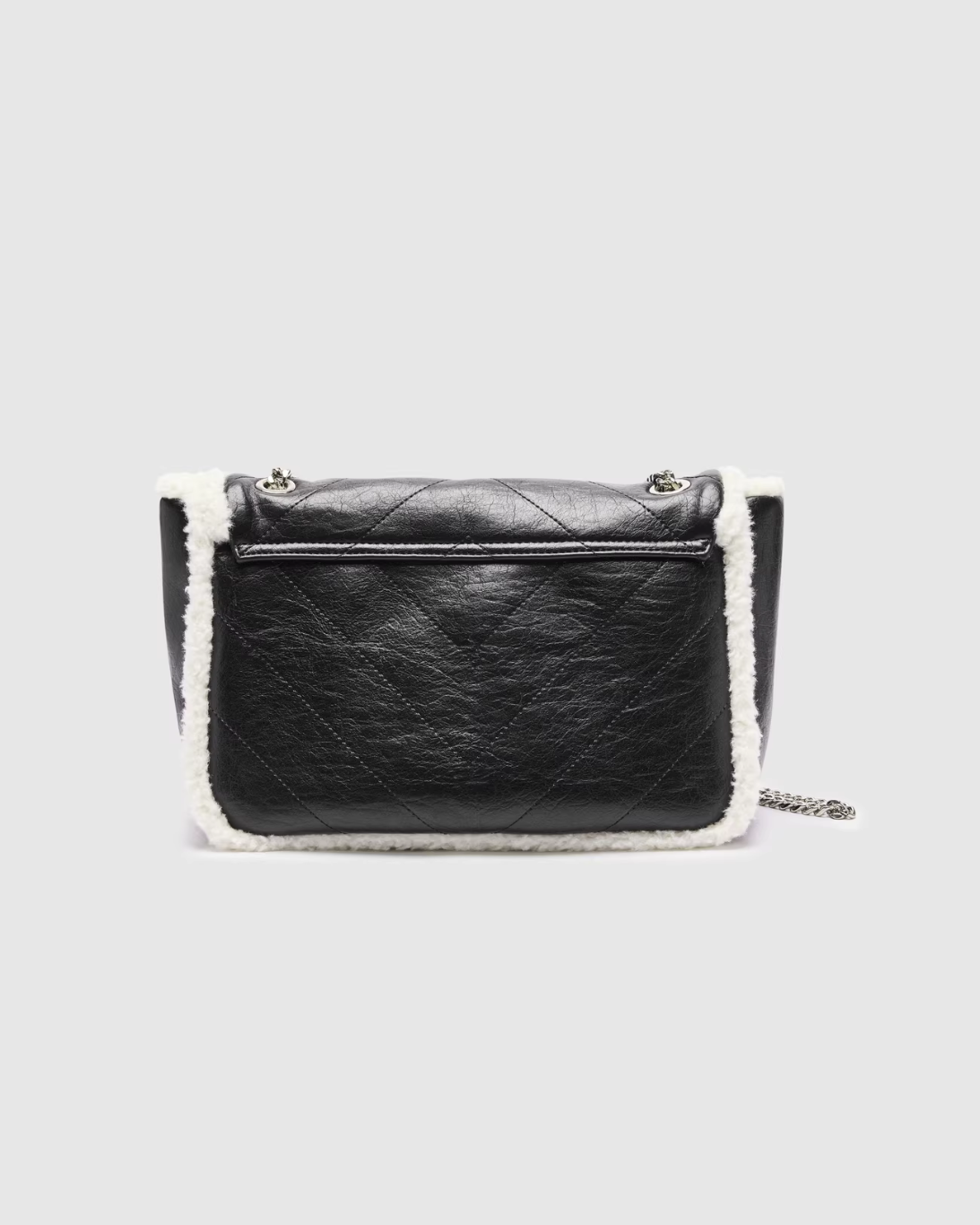 Mireille Contrast Trim Quilted Shoulder Bag — closure and hardware detail