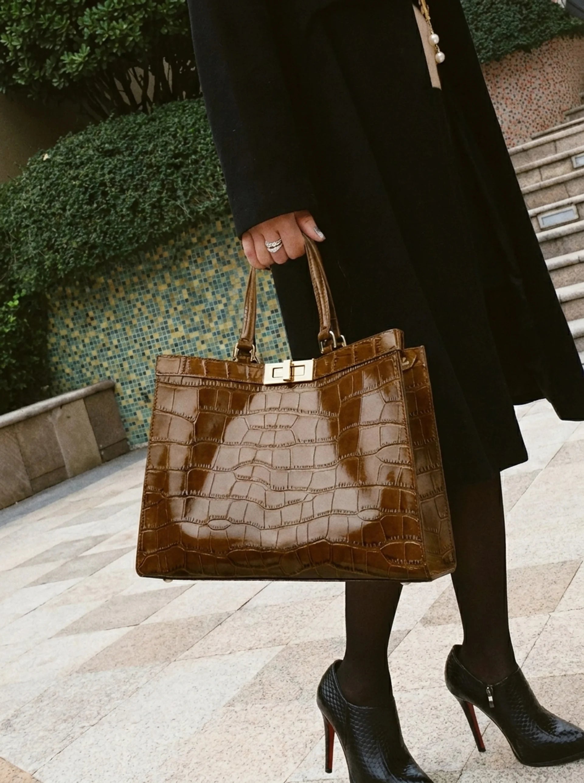 EMBOSSED CROCODILE LEATHER TOTE BAG