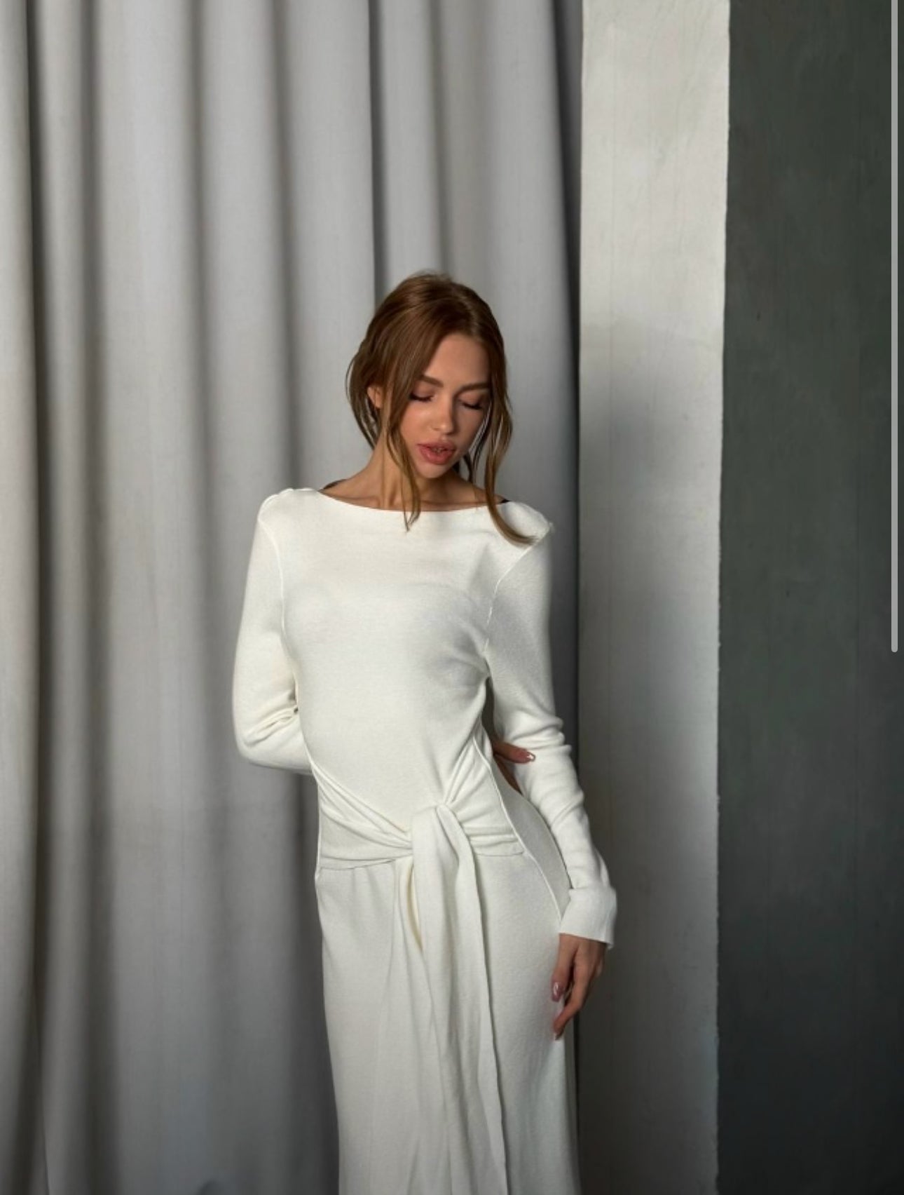 White Fitted Dress with Bow Detail