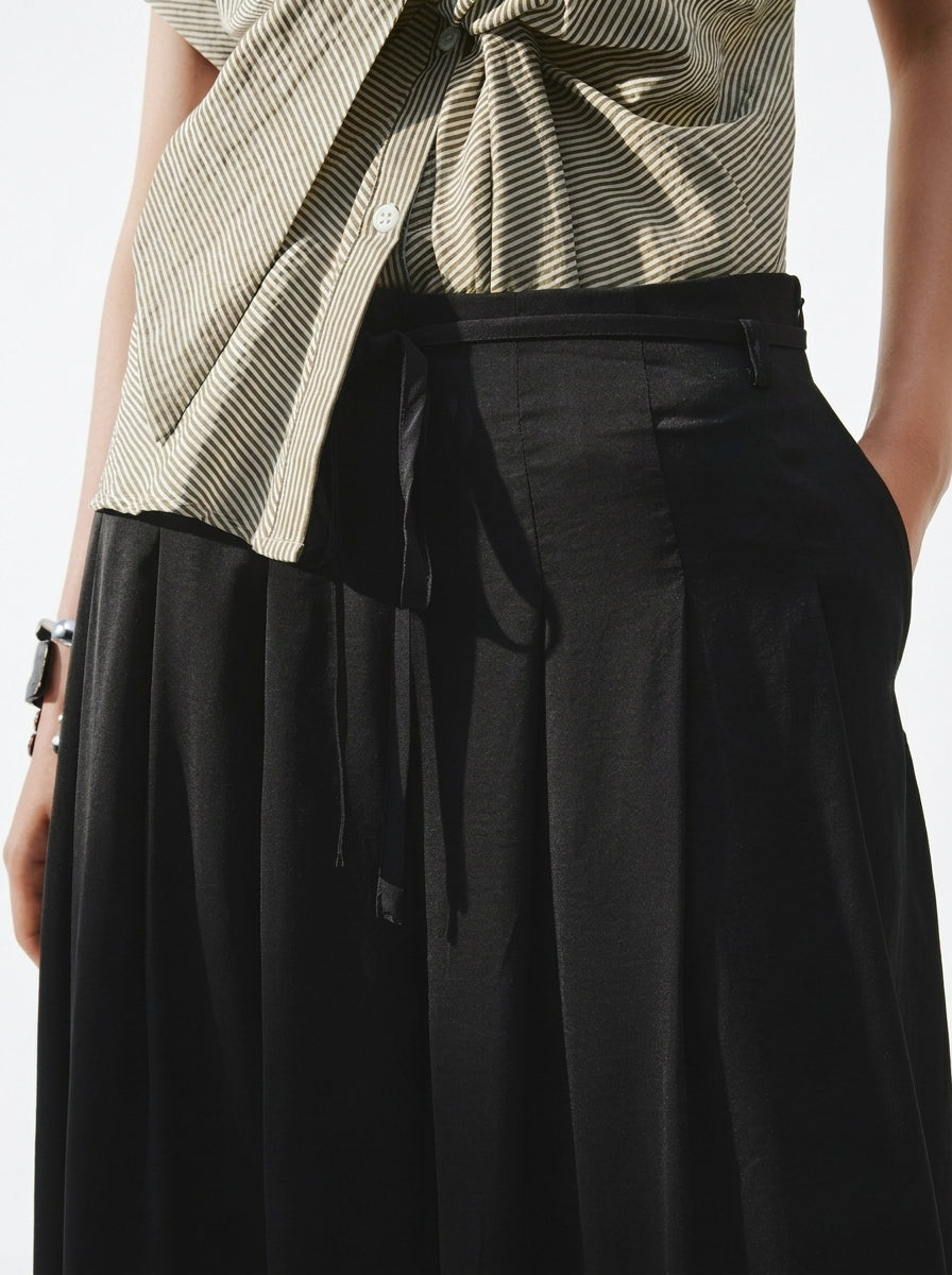 Black Wide-Leg Pleated Drawstring Pant