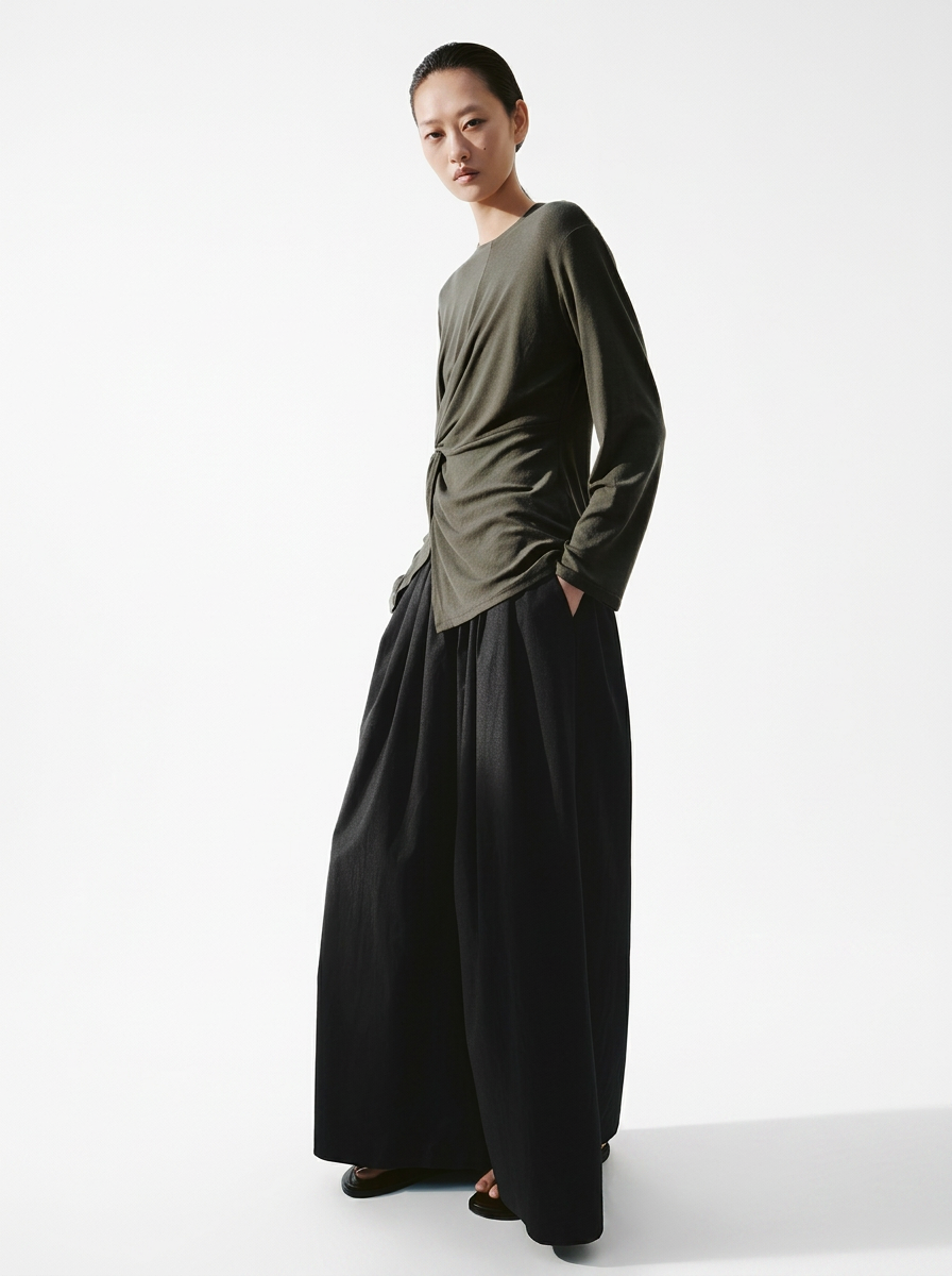 Wide-Leg Relaxed Pants